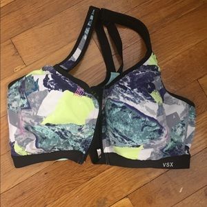 36D Victoria Secrets sports bra